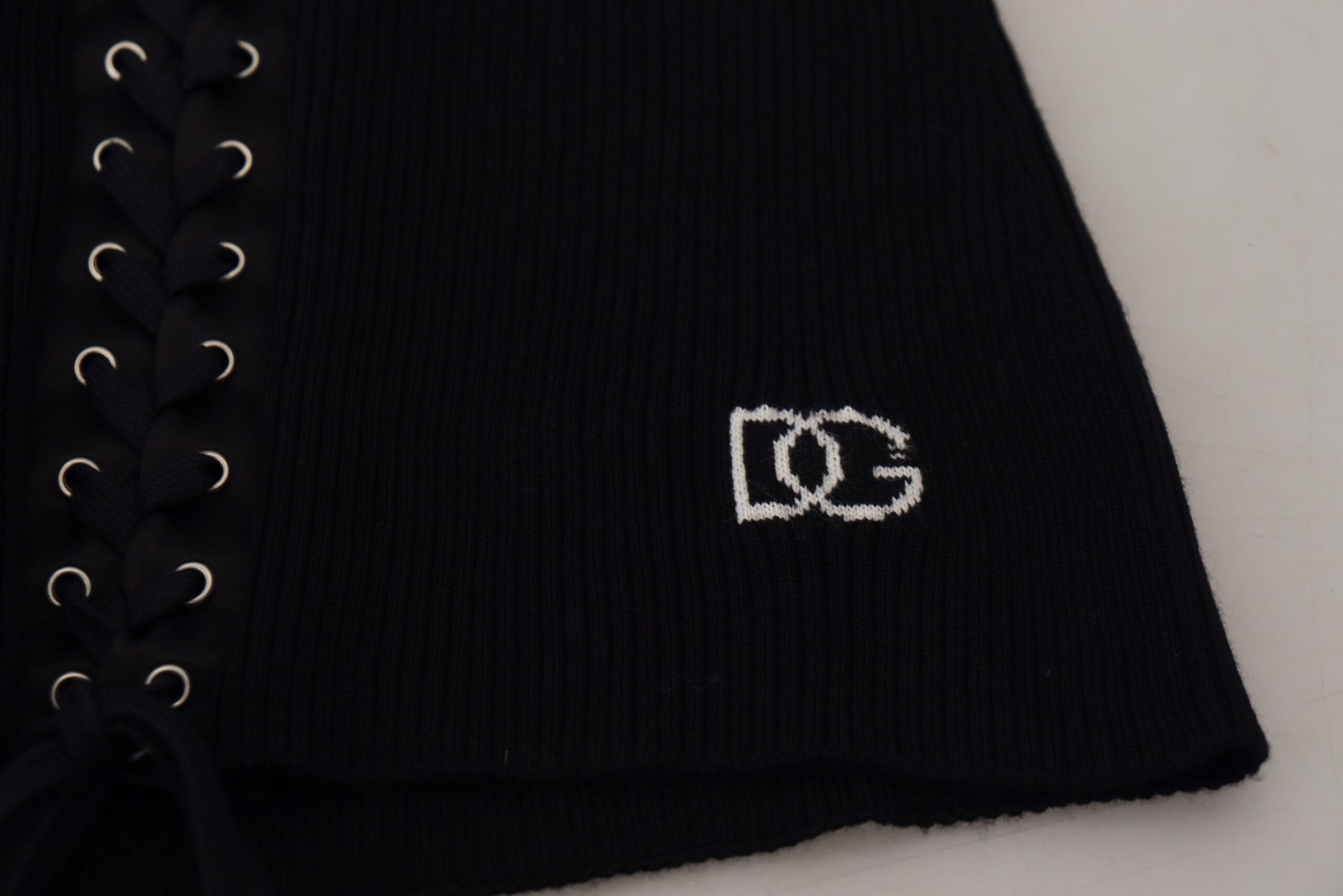 Dolce &amp; Gabbana – Schwarzer, schmal geschnittener Strickpullover aus Wolle zum Binden