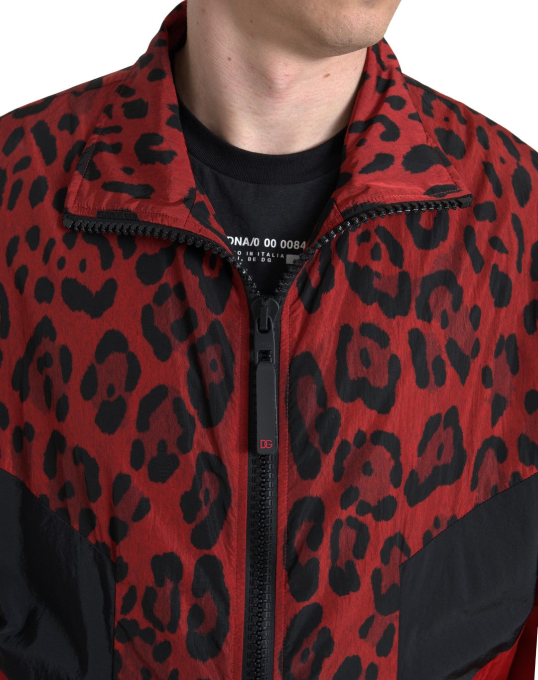 Dolce &amp; Gabbana Roter Nylonpullover mit durchgehendem Reißverschluss und Leopardenmuster