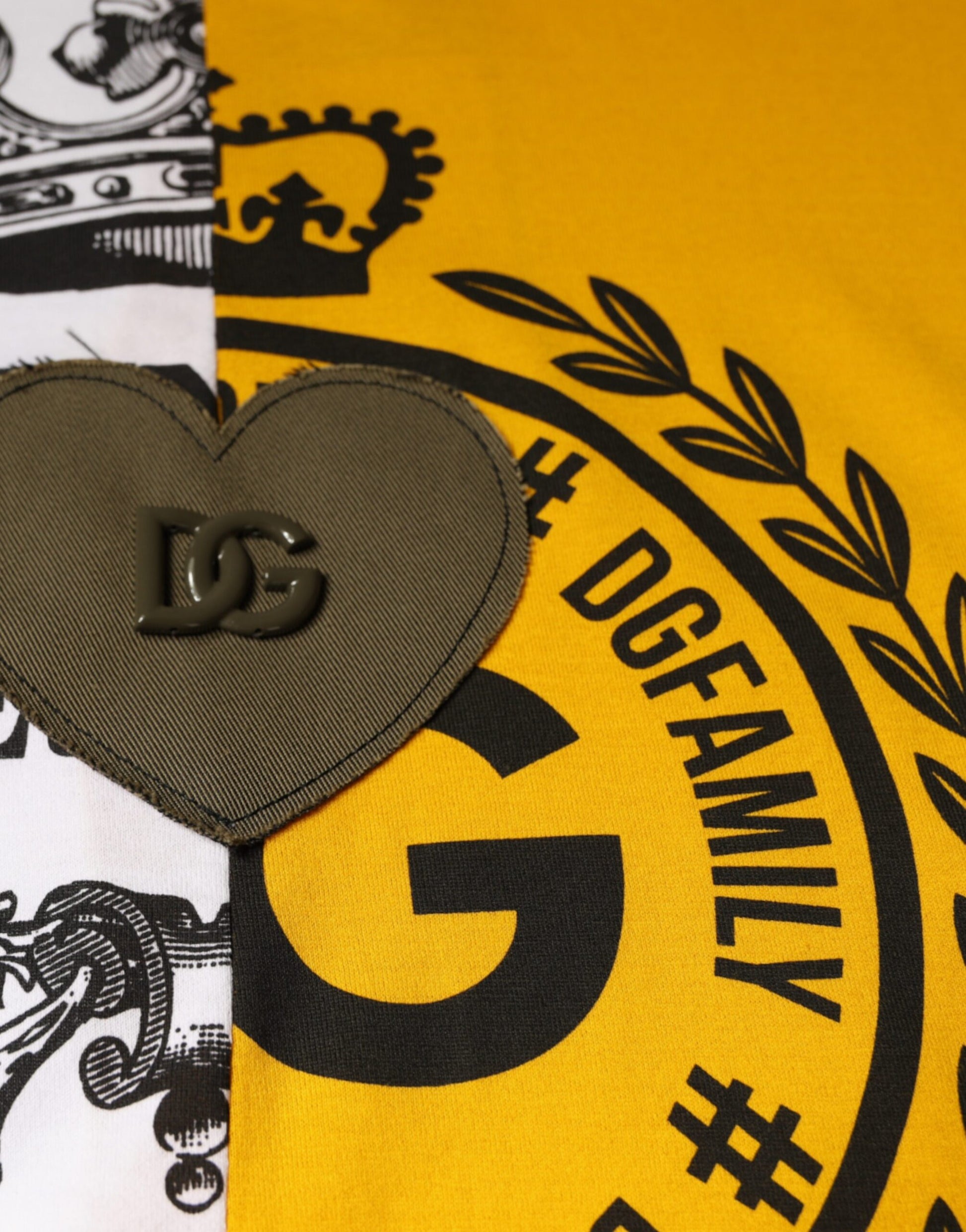 Dolce &amp; Gabbana – Kurzärmliges T-Shirt mit Logo-Print in Weiß und Gelb