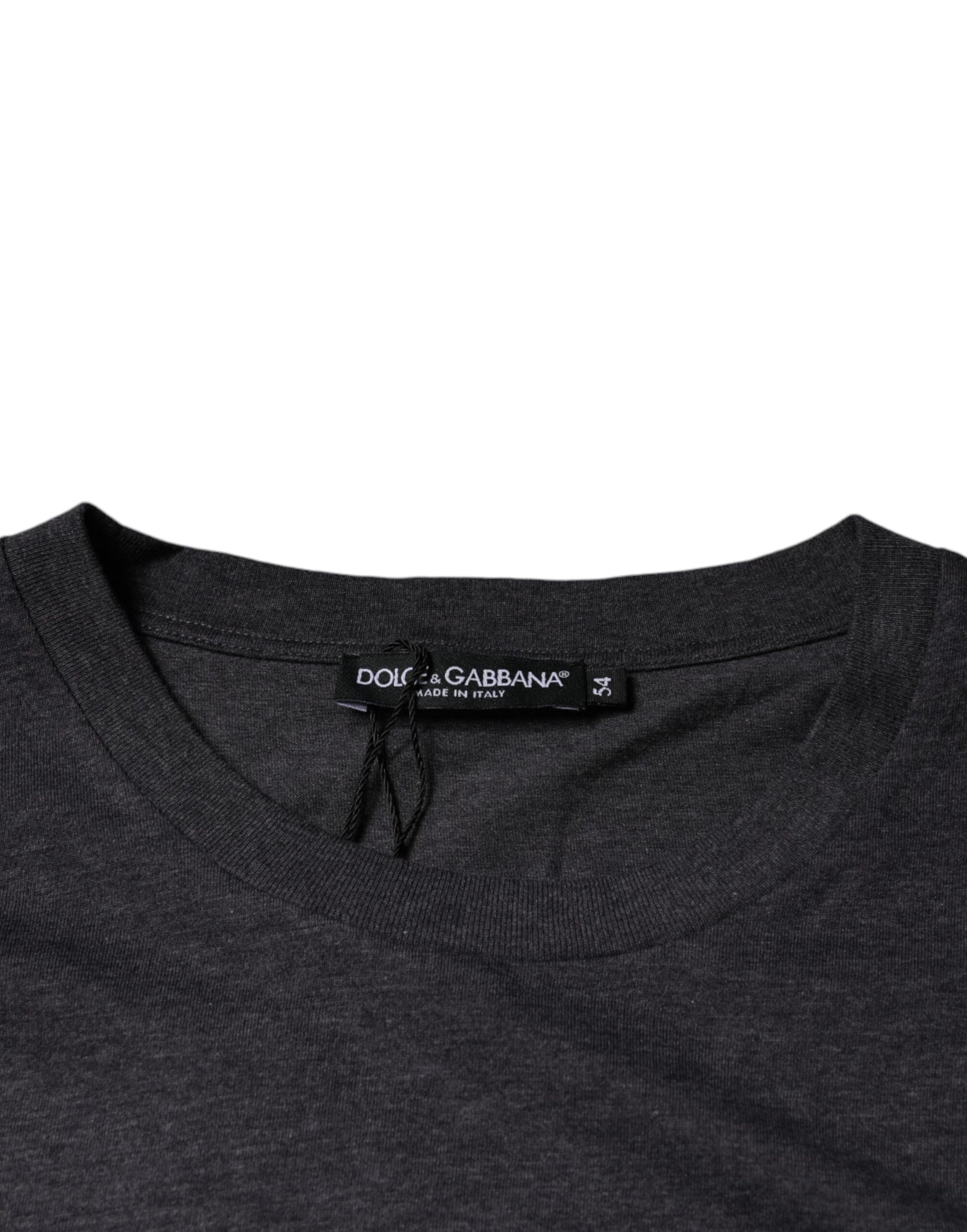 Dolce &amp; Gabbana – Graues T-Shirt aus Baumwolle mit Rundhalsausschnitt und Logo-Patch