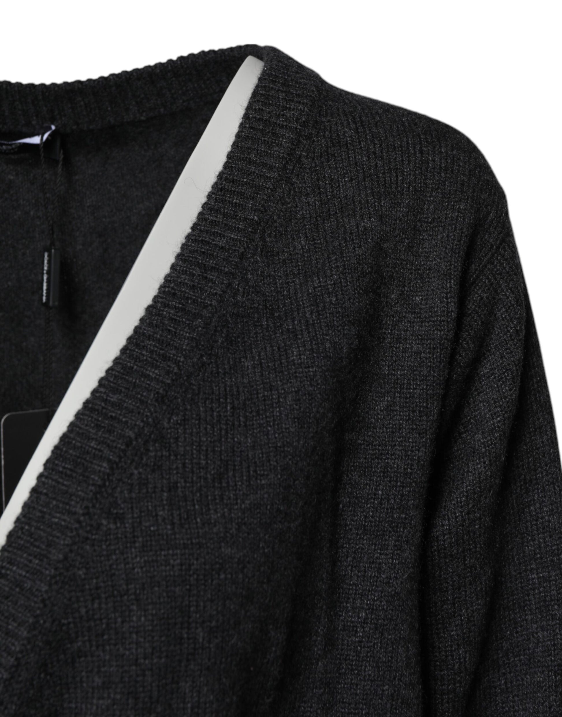 Dolce &amp; Gabbana – Grauer Kaschmirpullover mit tiefem V-Ausschnitt