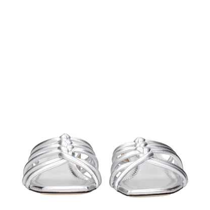 Jimmy Choo Flache Sandalen aus grauem Leder
